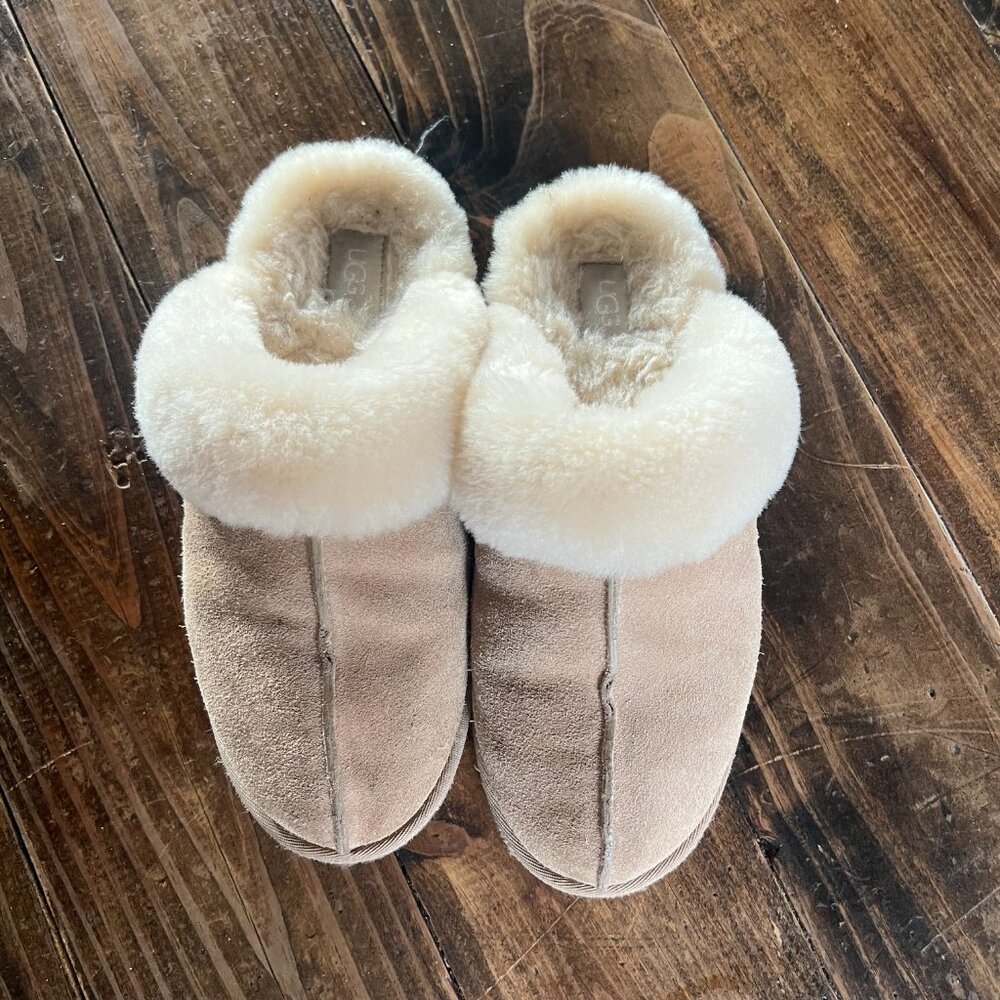 UGG® Women's Scuffette II Slip On Slippers - Picture 6 of 8